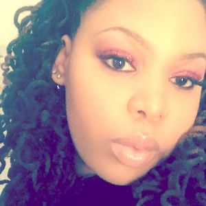 Meet your Posher, Justt